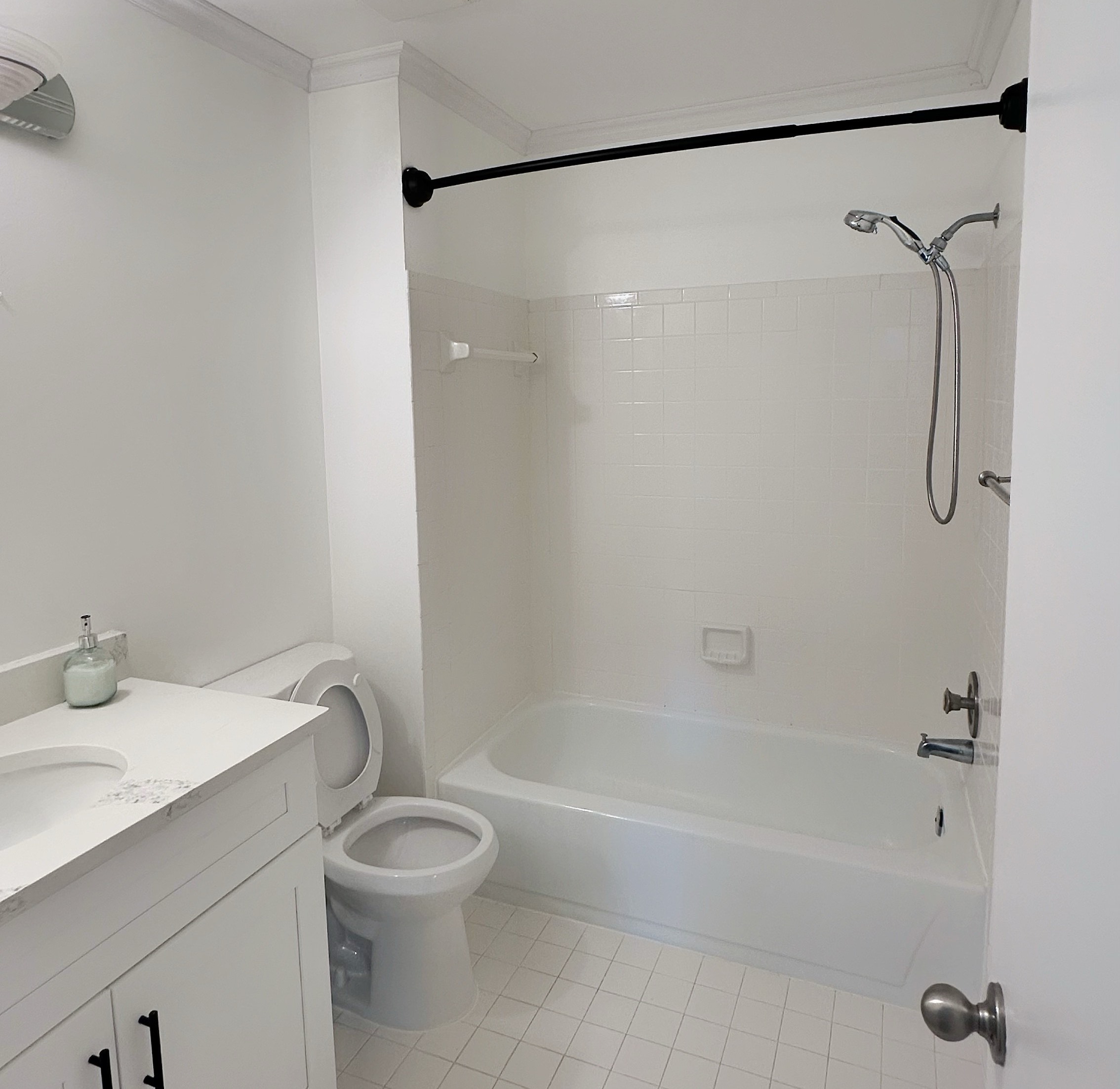 Bathroom Vanity Replacement & Ceiling Molding Installation